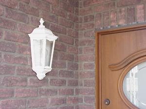 アンティーク風、壁付けタイプのおしゃれな玄関灯-EW022/WB